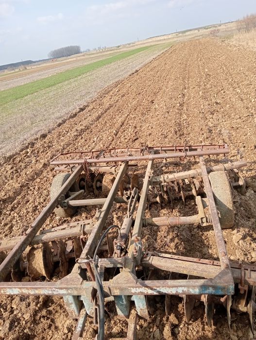 Vând disc 3, 4 pe rulmenți fara suduri sau rupturi,Nr de tel 074792388