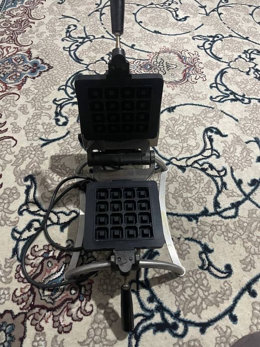 Vafli pishiradigan apparati srochna sotiladi