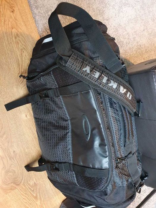 Geanta duffle Oakley Link, Black, 35 L impecabila