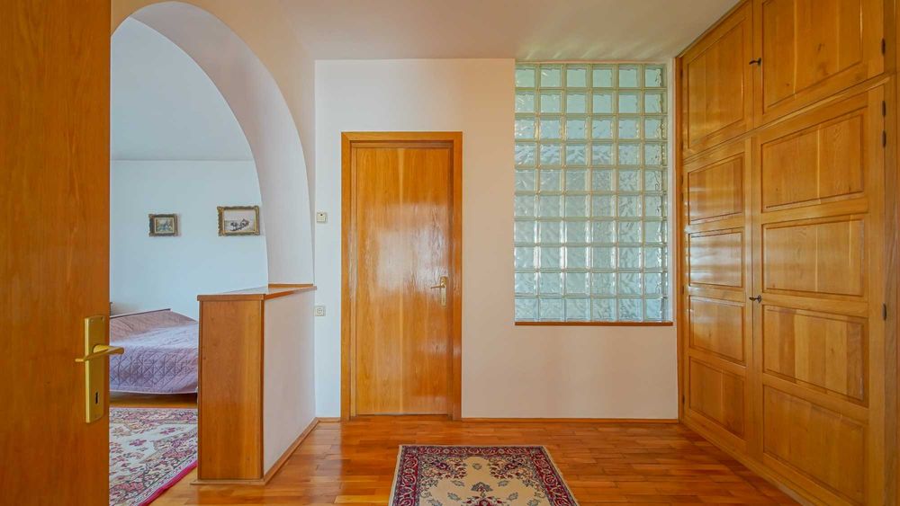 CASA vanzare BRASOV, potential deosebit - cartier Tractorul, 5 min mall Coresi