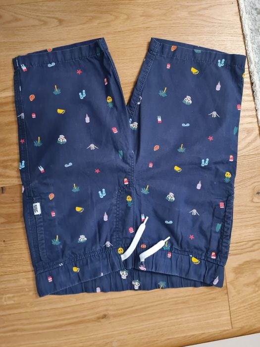 Pantaloni eleganți scurți 140-146