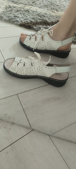 Кожаные сандали летние