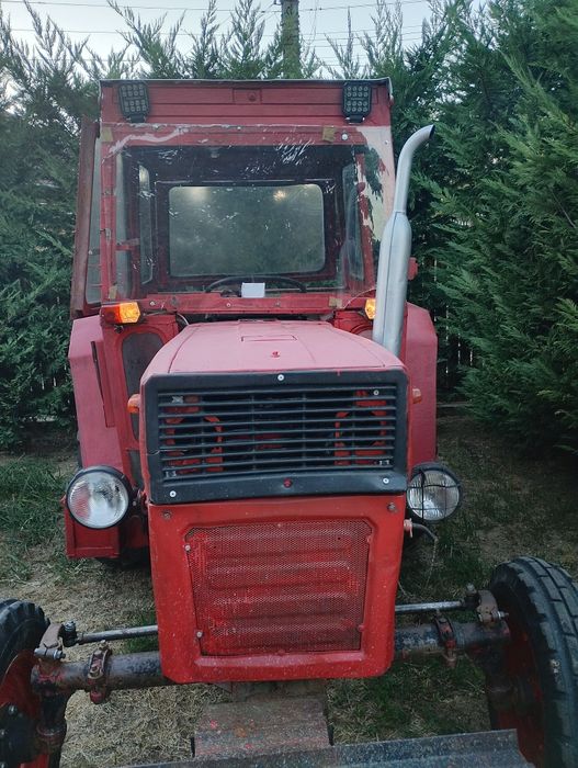 Vând tractor u445