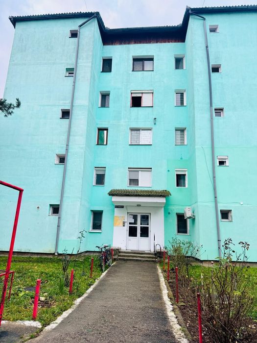 Vând apartament 2 camere, 35 mp – etaj 4 – Brad