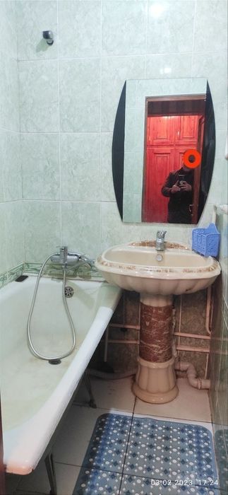 2-xona 3-xona qilingan 2-etaj . Padezli skvaznoy 5-etajli uy.