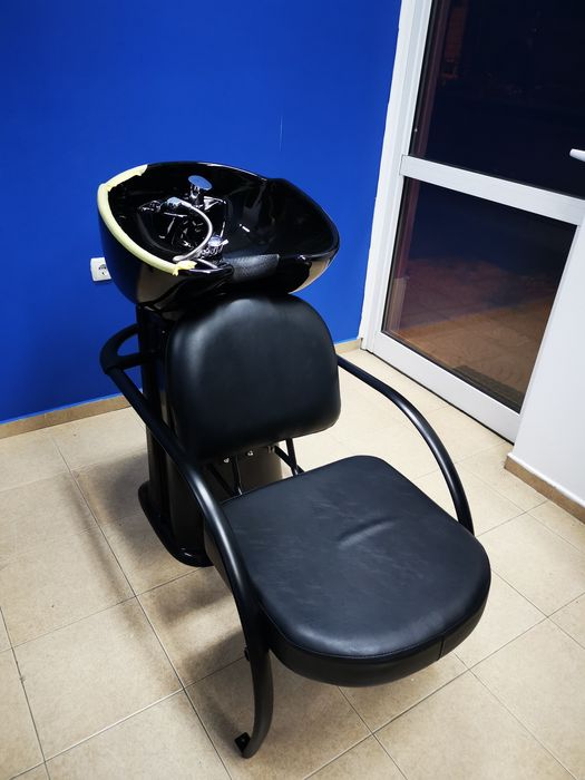 Напълно оборудвана бръснарница в София