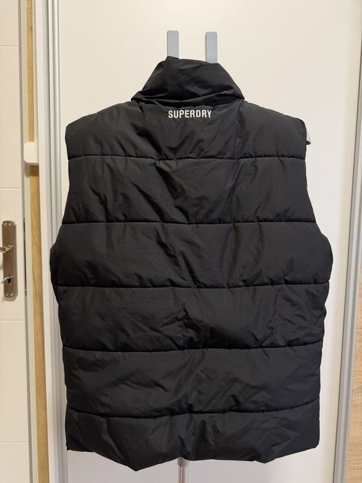 Подплатен елек superdry M размер като нов