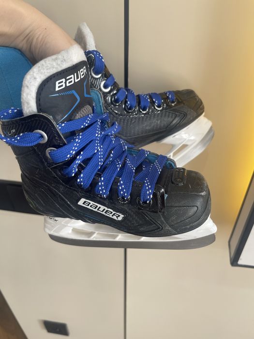 Продам детские коньки