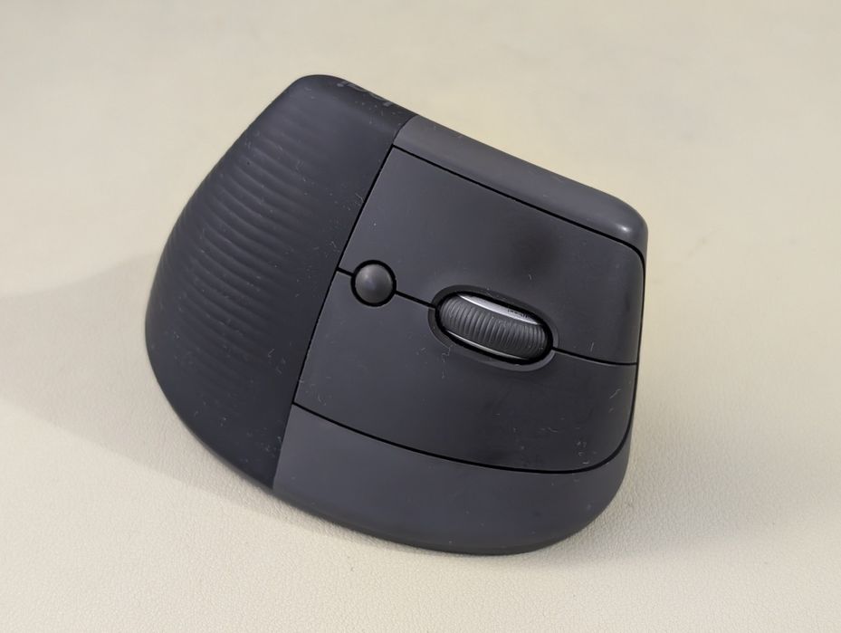 Mouse Logitech Lift Vertical Ergonomic, negru