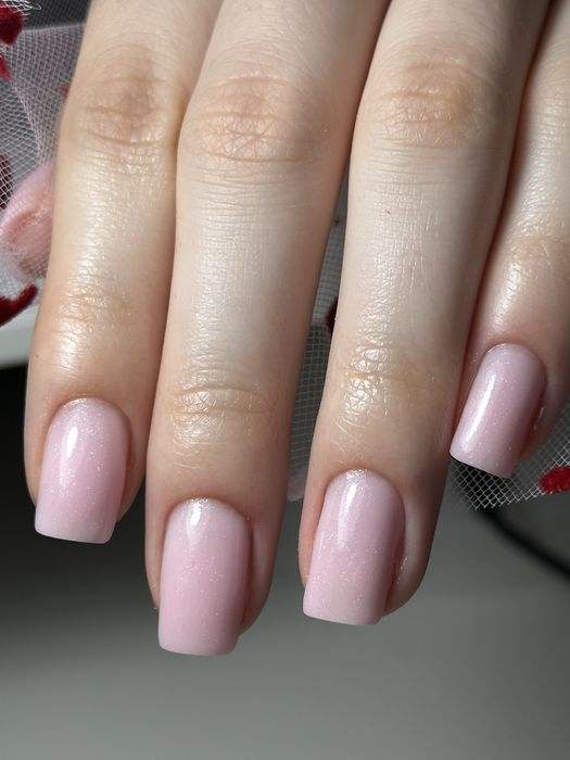 Unghii cu oja semipermanenta sau gel