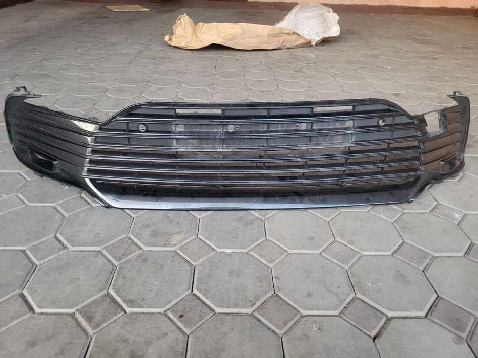 Решётка на бампер камри 70/75 б/у