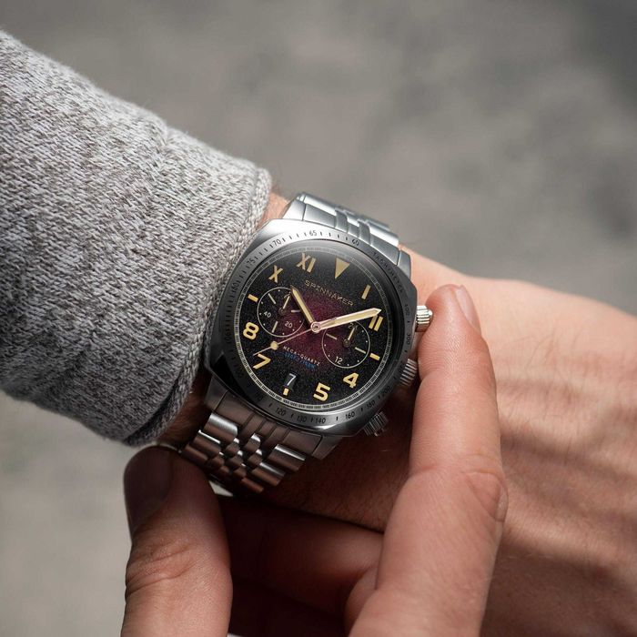 Эту модель Spinnaker  в сети называют доступными Panerai