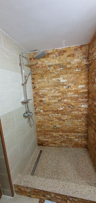 Echipă de constructori ,meseriași în finisaje interioare si exterioare