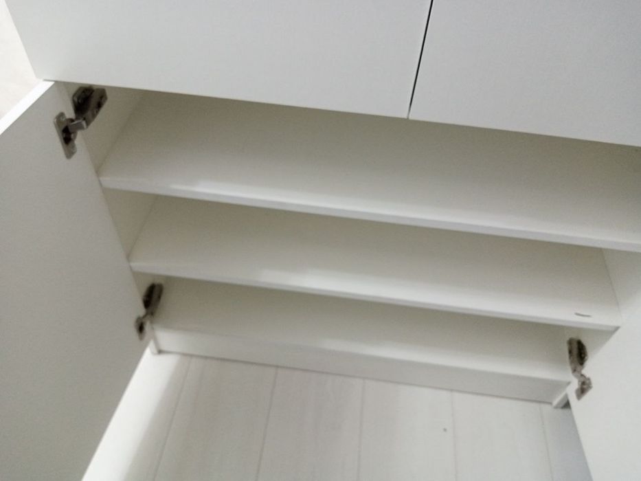 Shkaf sotiladi yangi