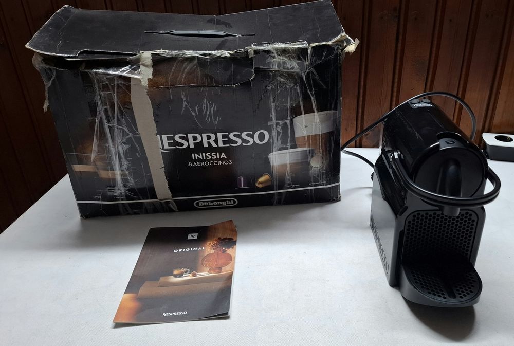 Кафемашина с капсули NESPRESSO Inissia,1260 W,19bar