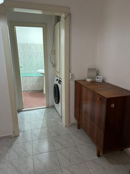 Inchiriez apartament cu 2 camere