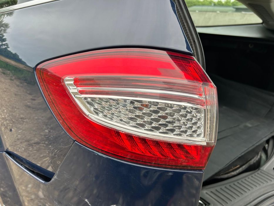 Stop stânga aripă Ford Mondeo mk4 break