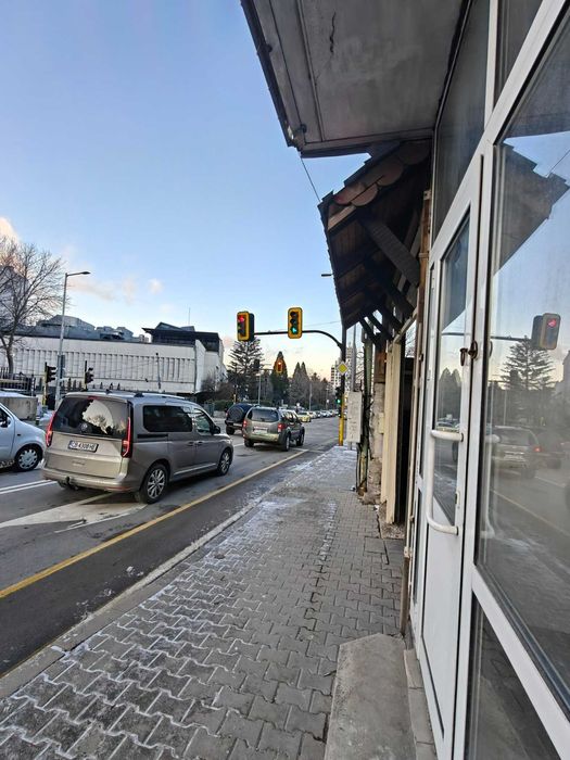 Търговски обект под наем до НБУ