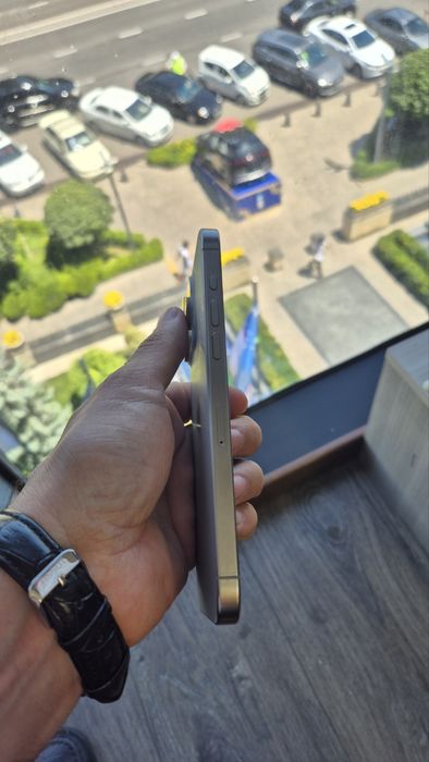 Продается iPhone 15 Pro Max 256gb