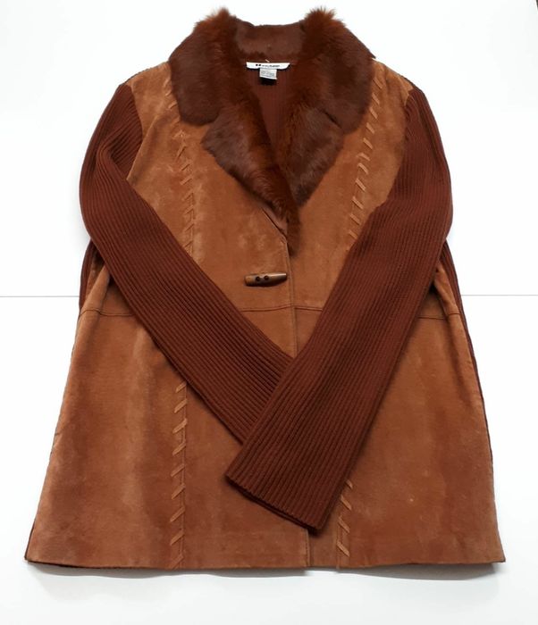 Тъмно синьо палто/яке/ и Велурено яке .Закупено от Англия цена-30лв.