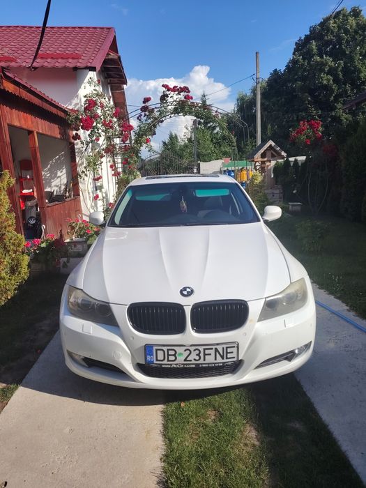 Vând BMWe90  an 2011