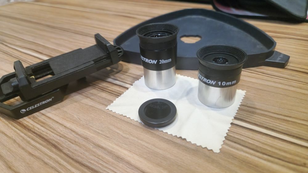 Телескоп Celestron AstroMaster 70/900