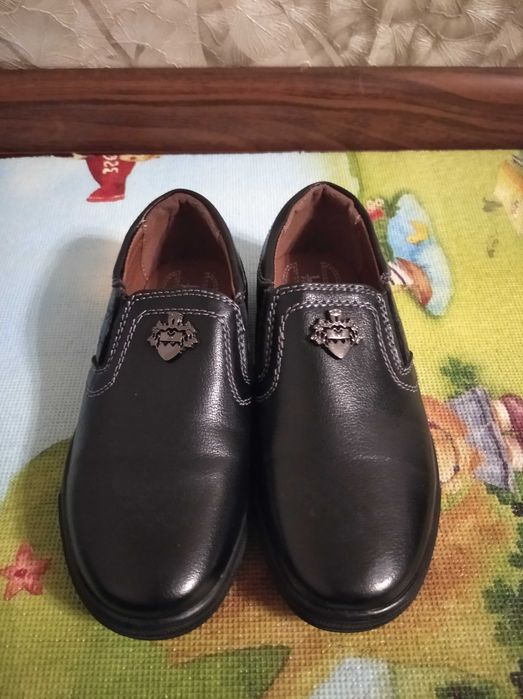 Продам туфли для мальчика