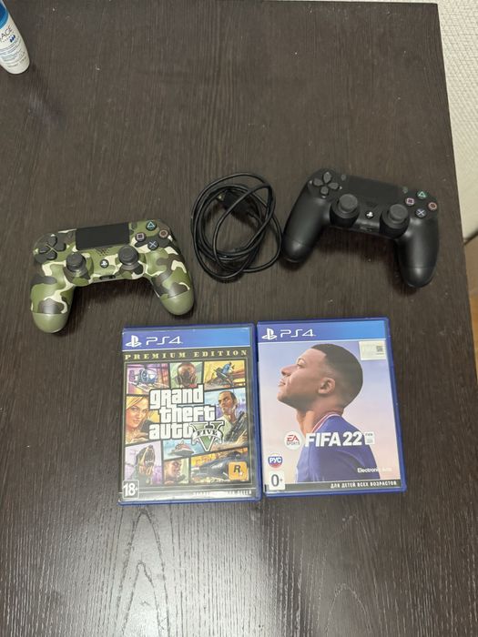 Ps 4 pro 1 TB черного цвета