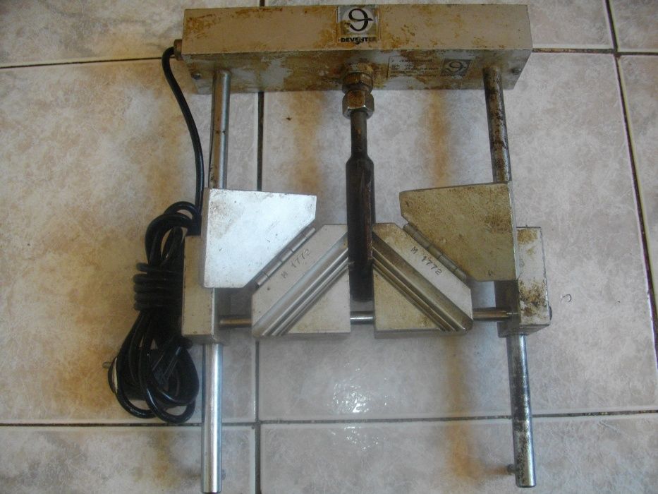 Терморез Машина Рязане/Слепване Уплътнения на Врати-Прозорци-Deventer