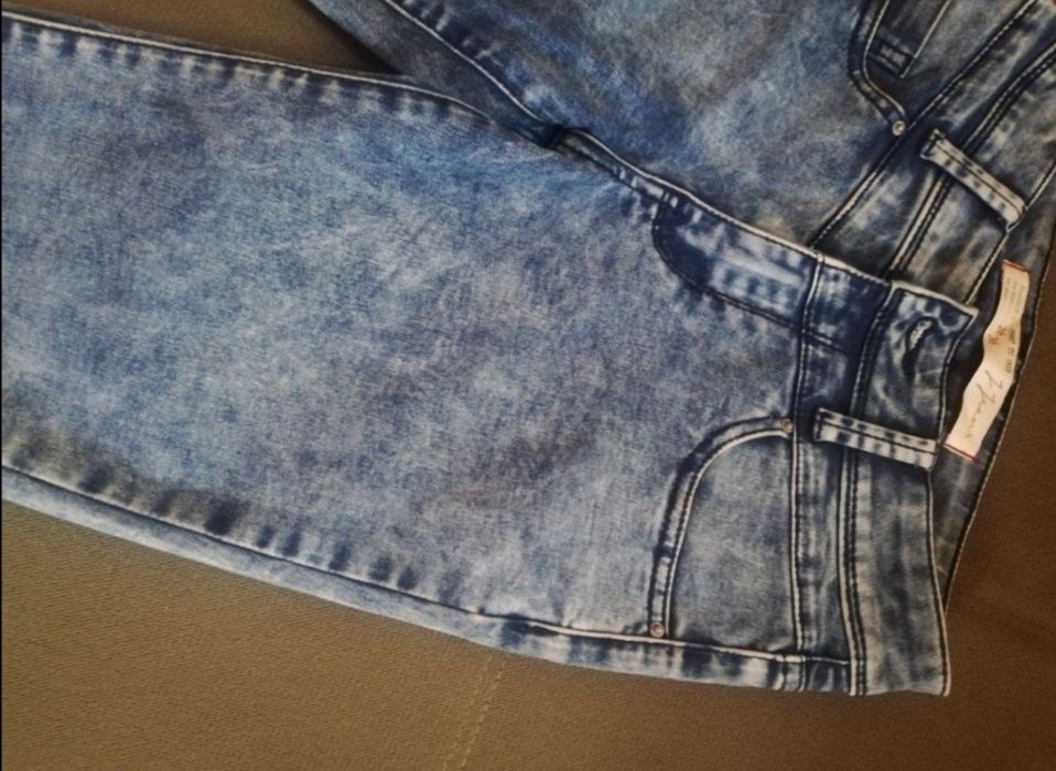 Джинсы скинни обтягивающие