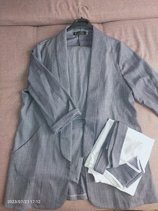 Продам женские вещи