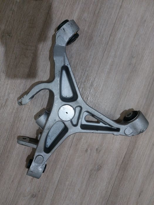 Авто запчасти на ягуар