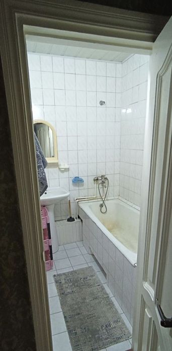 Продается 4/1/5 квартира ТТЗ Ахмад Югнаки