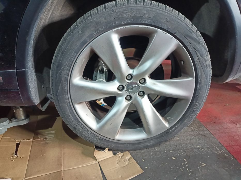 Инфинити джанти 21 Японски автомобили Хонда Нисан кия Хюндай пирели