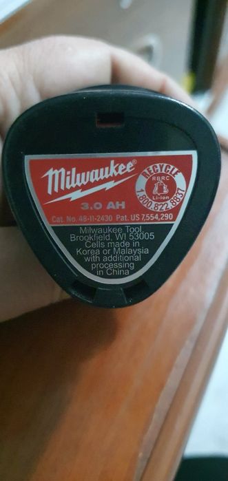 Продам аккумулятор от milwaukee m12 6A