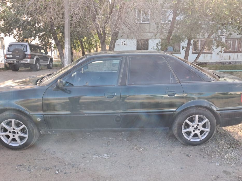 Продам автомобиль Audi 80