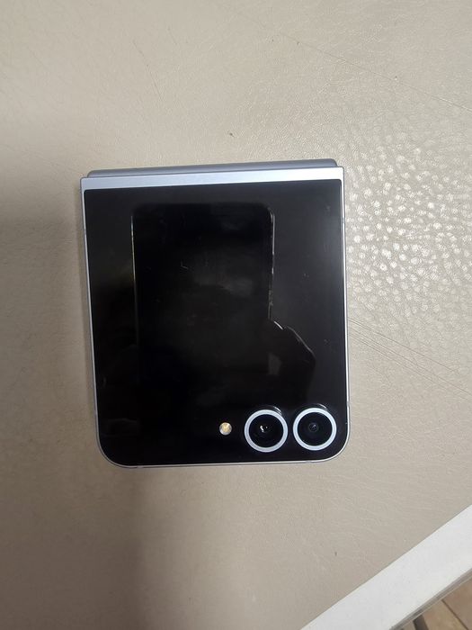Samsung Galaxy Z Flip 6