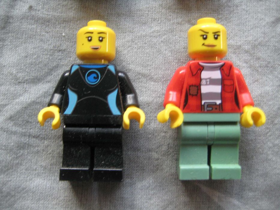 Продавам LEGO фигурки човечета