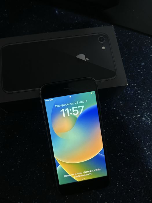 Продам Iphone 8 в хорошем состояние