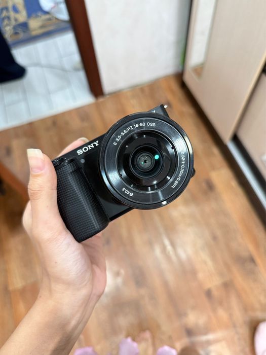 Sony Zv e-10  продам