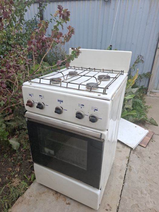 Продам газовую плиту