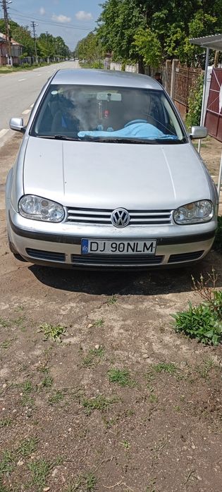 Vând Volkswagen golf 4