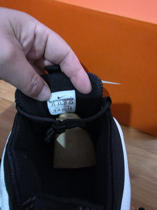 Adidasi Nike utempo