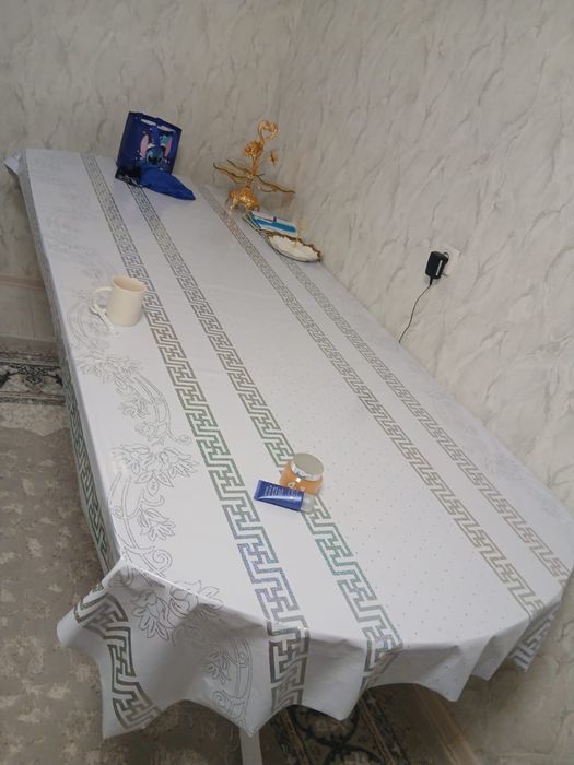 Продается стол стульями