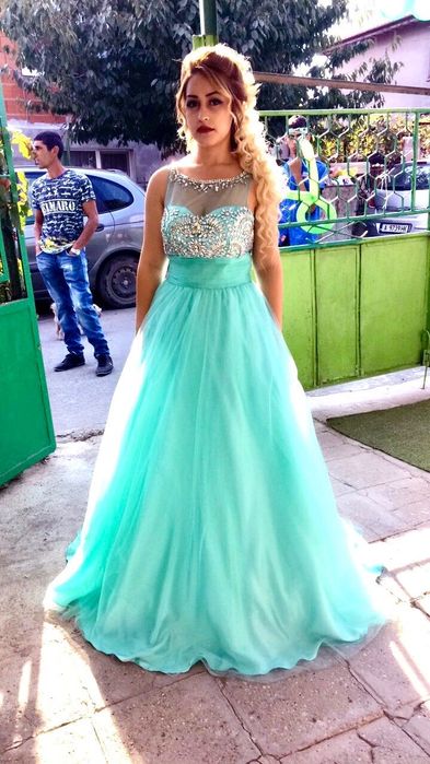 Рокля с тюл в зелено