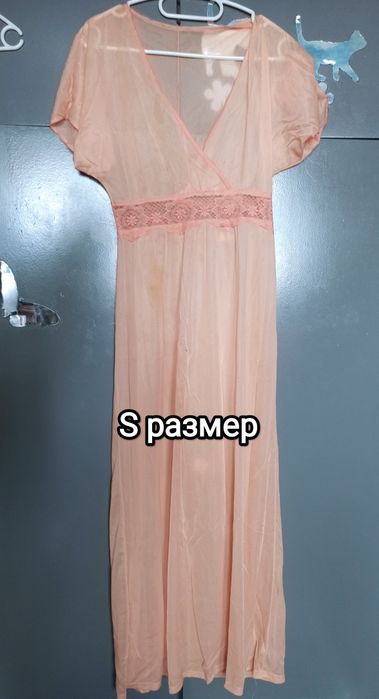 Подарявам дрехи различни размери