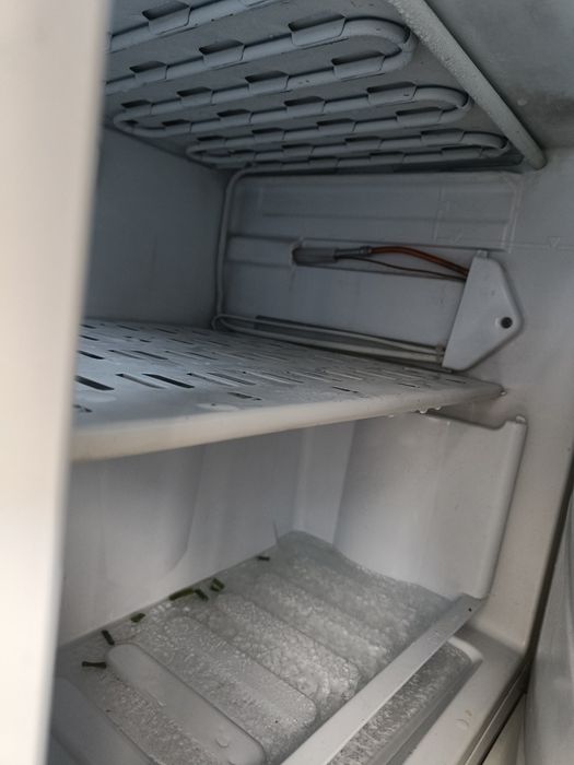 Холодильник indesit