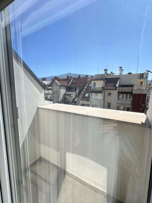 Дава се под наем Многостаен апартамент в София, Белите брези - 203 кв.м за 2600 € - Снимка #11