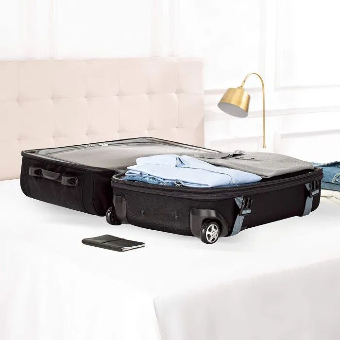 НОВ малък Куфар - Сак с колела AmazonBasics