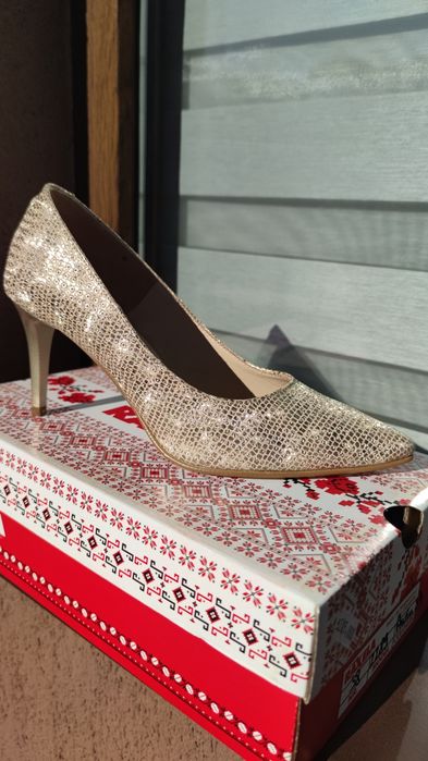 Pantofi stiletto Raxela eleganti, nepurtati, marime 38